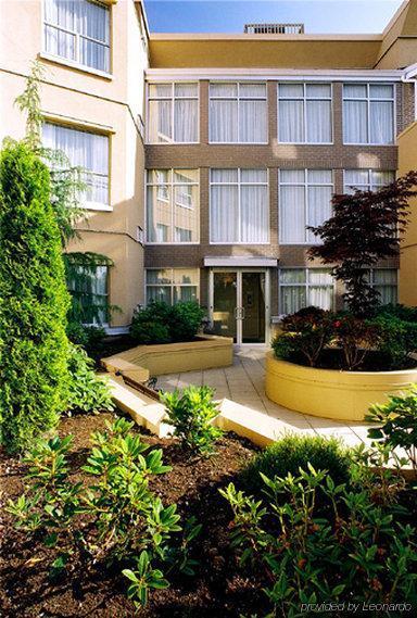 Best Western Plus Uptown Hotel Ванкувър Екстериор снимка