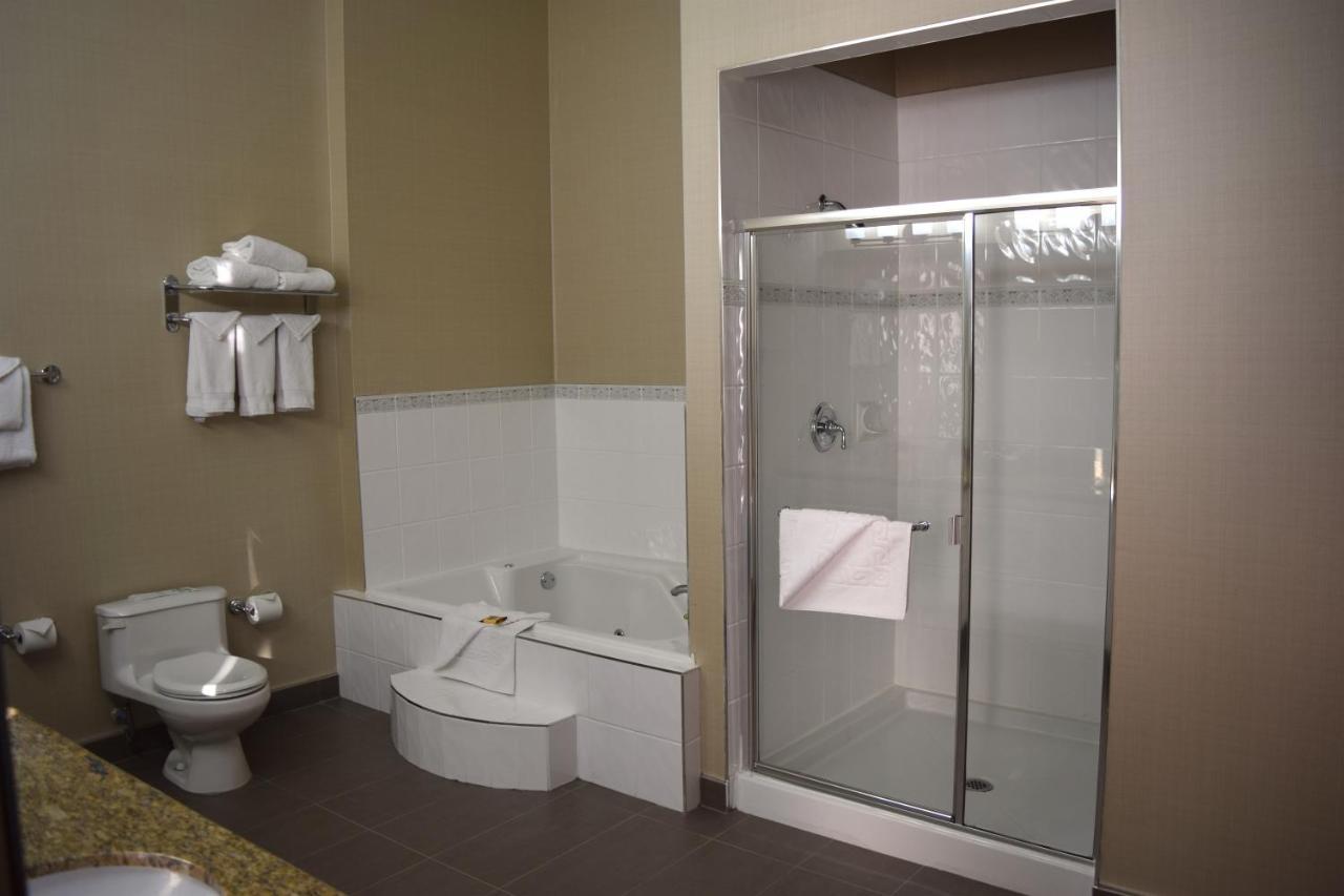Best Western Plus Uptown Hotel Ванкувър Екстериор снимка