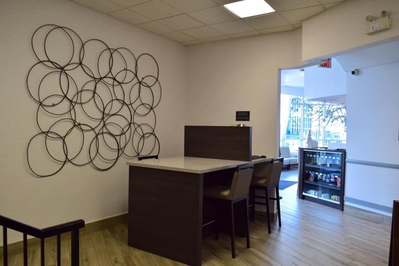 Best Western Plus Uptown Hotel Ванкувър Екстериор снимка